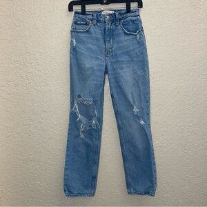 Abercrombie & Fitch Ultra High Rise 90s Straight Jean
